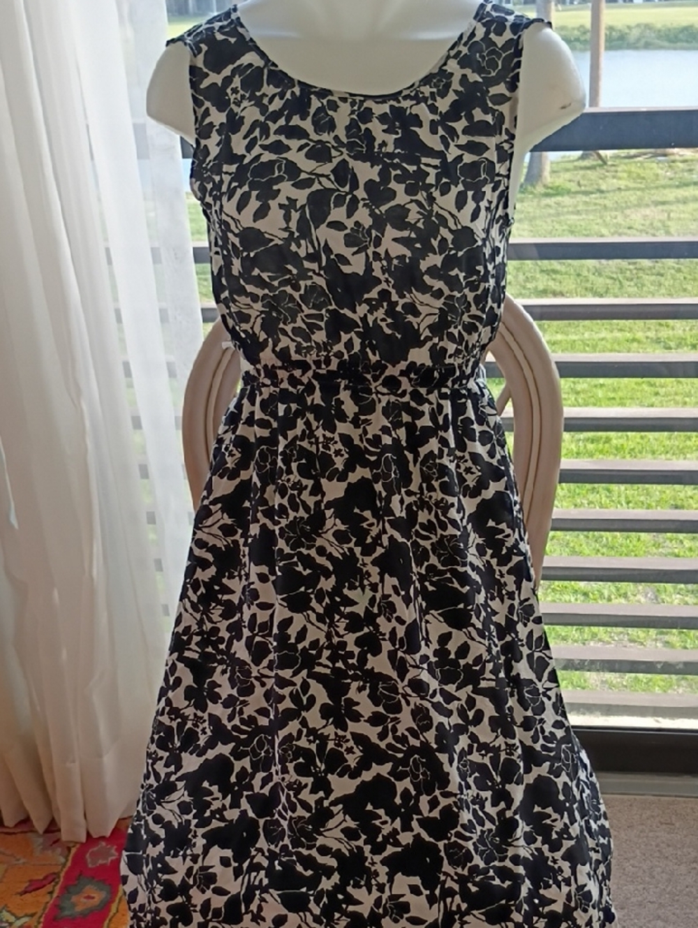 Blu Pepper Black and White Floral Backless Dress